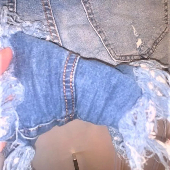 High Rise Festival Fray Hem Denim Shorts - Picture 6 of 7